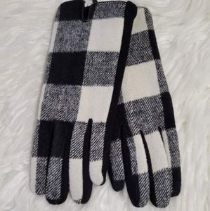 Gloves with Fleece Lining and Touchscreen Fingertips